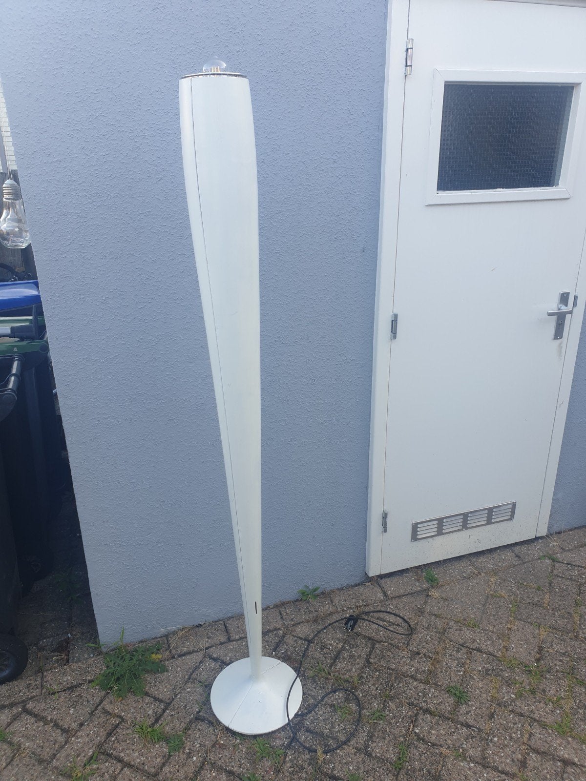 Prachtig moderne witte vloerlamp, Huis en Inrichting, Lampen | Vloerlampen, Ophalen of Verzenden, Zo goed als nieuw