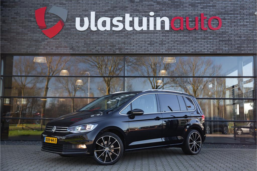 Volkswagen Touran 1.5 TSI Highline 7p , Adap. cruise, Trekha, Stof, 4 cilinders, 150 pk, 7 stoelen