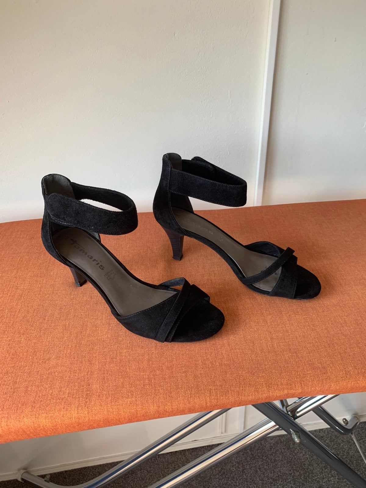 Dames pumps 38, Kleding | Dames, Schoenen, Ophalen of Verzenden, Zo goed als nieuw, Zwart