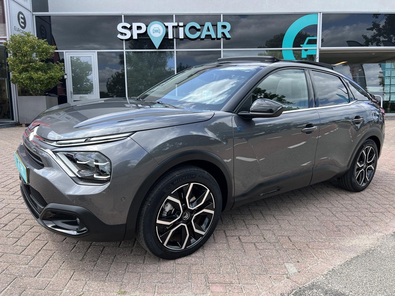 Citroën Ë-C4 Shine 50 kWh 136 pk Automaat | Panoramadak, S, Auto's, Automaat, Gebruikt, SUV of Terreinwagen, Te koop
