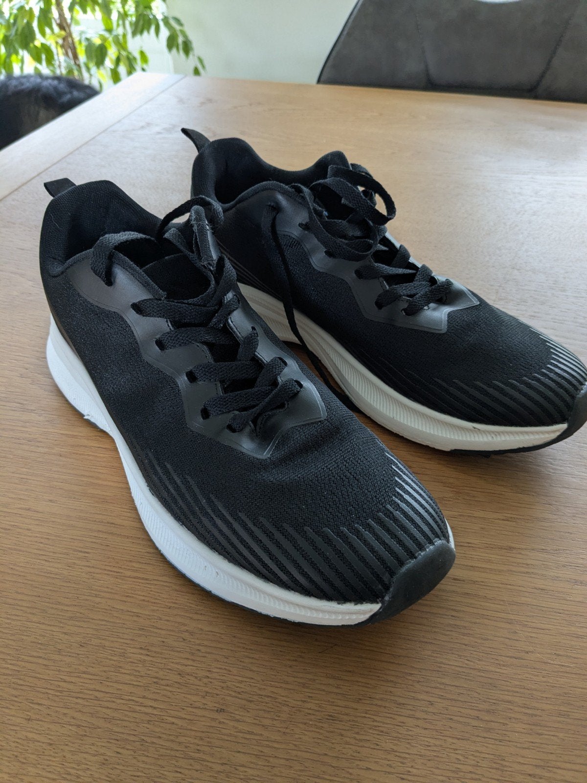 zaalsport schoenen, Osaga, Zwart, Ophalen of Verzenden, Sneakers of Gympen