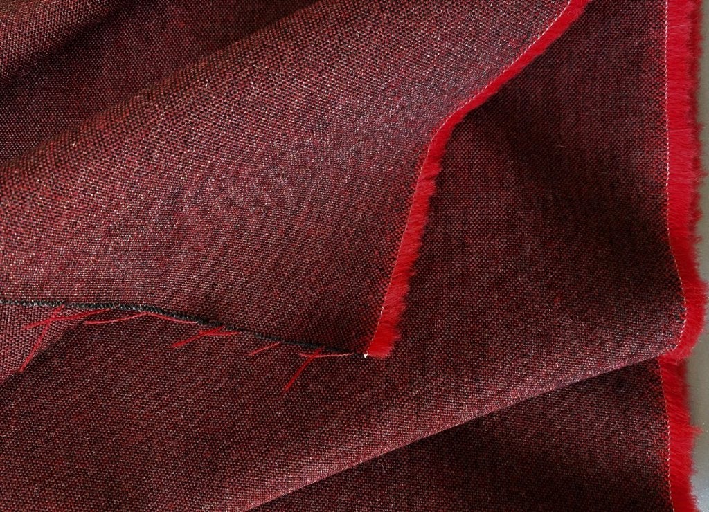 Kvadrat Remix 3 662; rood + grijs; restant meubelstof, Wol, 120 cm of meer, Ophalen of Verzenden, Rood