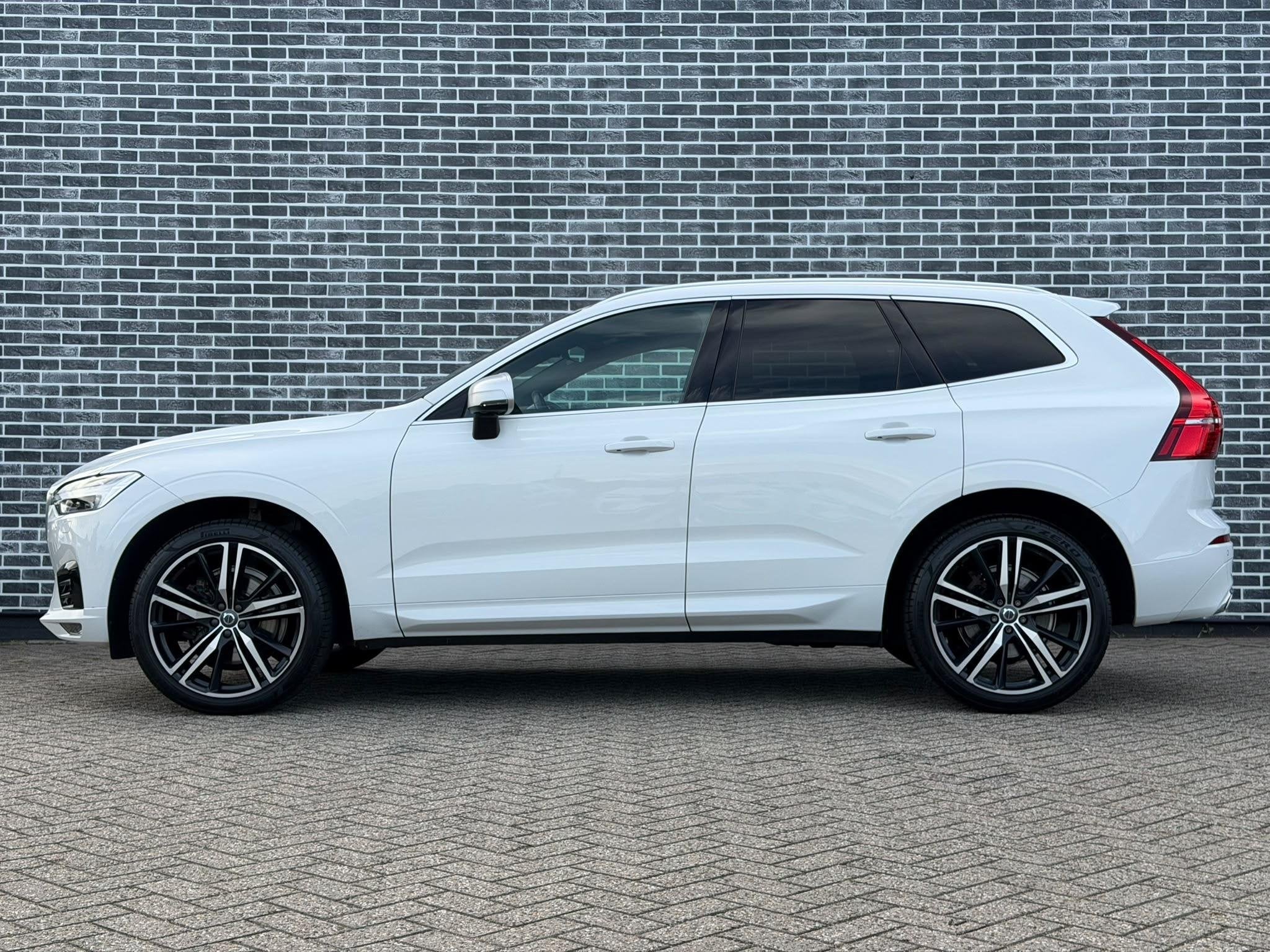 Volvo XC60 2.0 T5 R-Design | Panoramadak | 360 Graden Camera, Auto's, Gebruikt, Euro 6, 4 cilinders, Wit