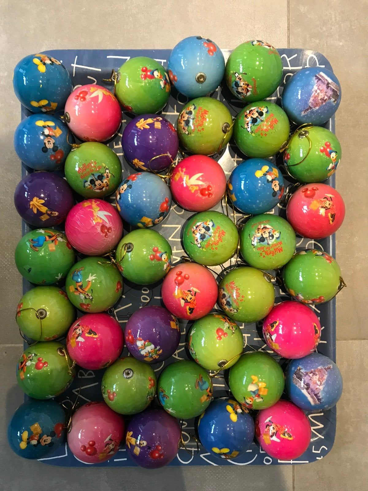 41 kerstballen met Disneyfiguren erop te koop, Ophalen of Verzenden