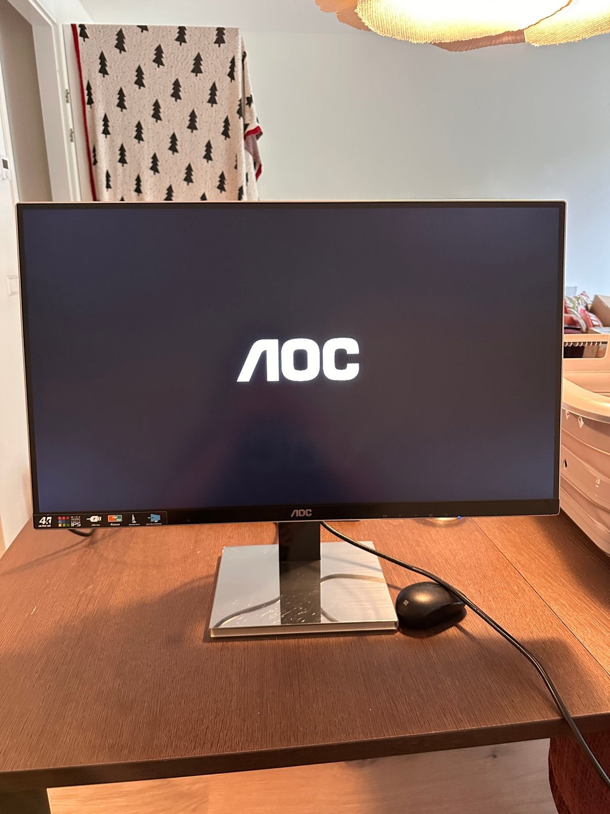 AOC 4K Ultra HD IPS Monitor 27 inch - Zo goed als nieuw, Ophalen, IPS, In hoogte verstelbaar, 60 Hz of minder