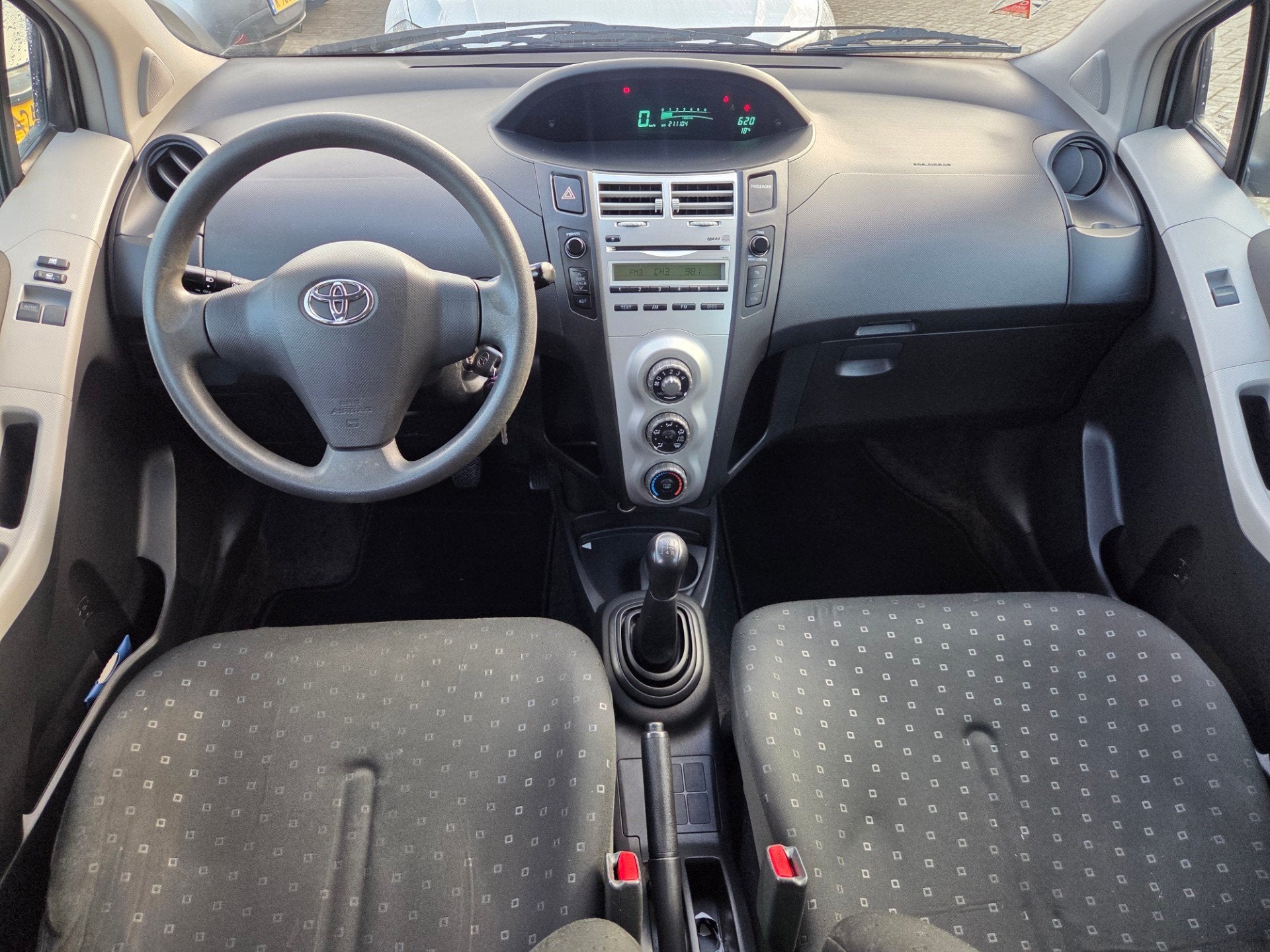 Toyota Yaris 1.0 VVTi +/TREKHAAK/AIRCO, Voorwielaandrijving, 750 kg, Origineel Nederlands, Bedrijf