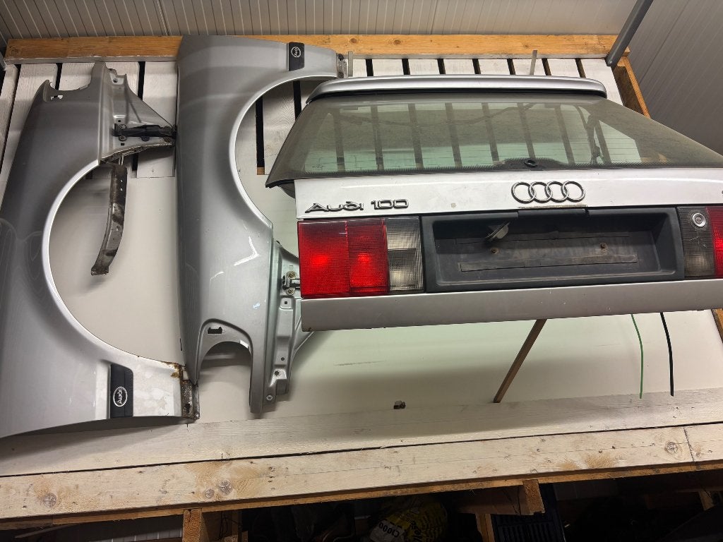 Audi 100 / A6 achterklep deuren motorkap, Auto-onderdelen, Carrosserie en Plaatwerk, Ophalen, Gebruikt, Voor, Volvo