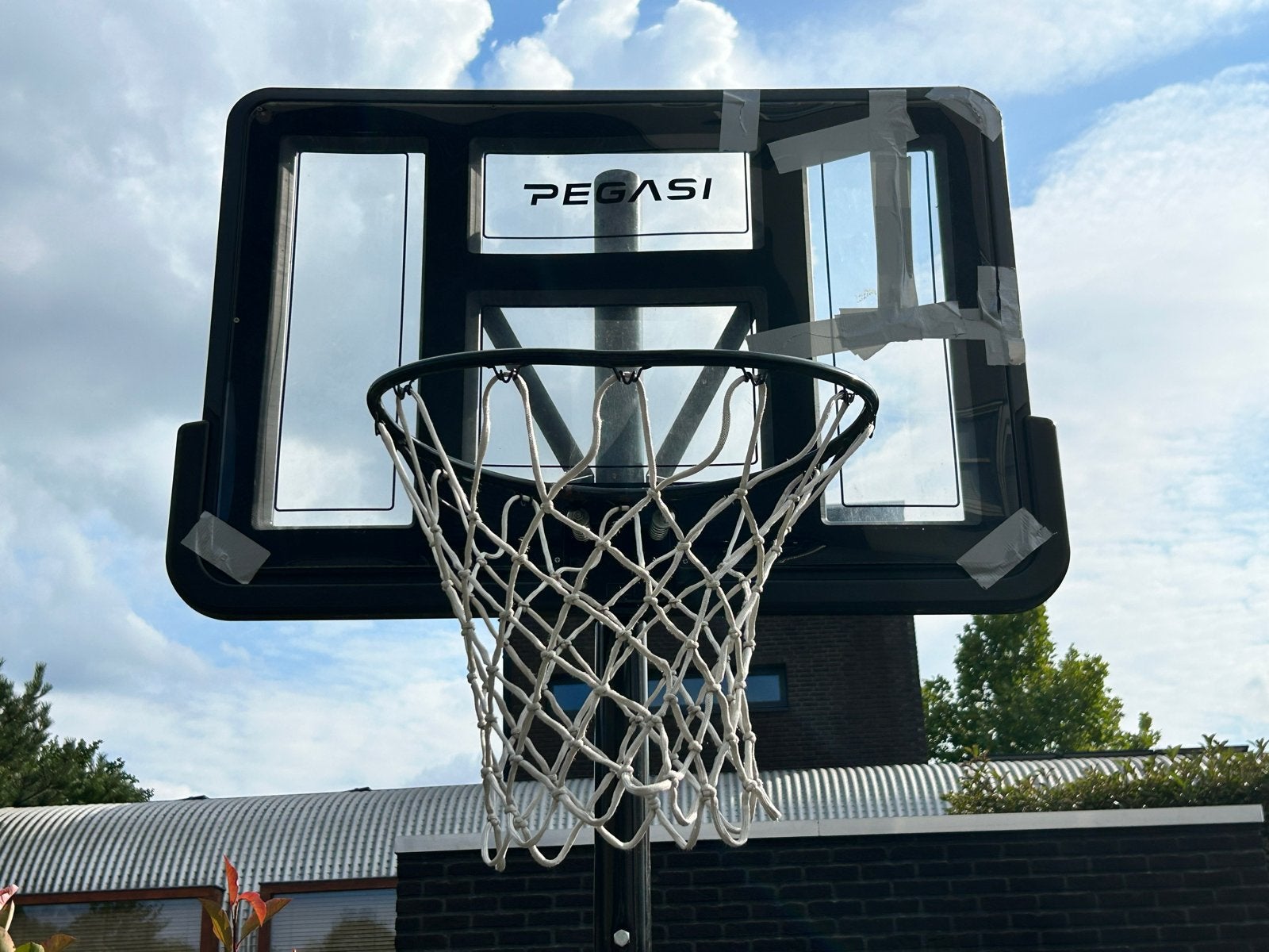 Gratis: Verstelbare basketbalpaal - merk Pegasi, Ophalen, Gebruikt