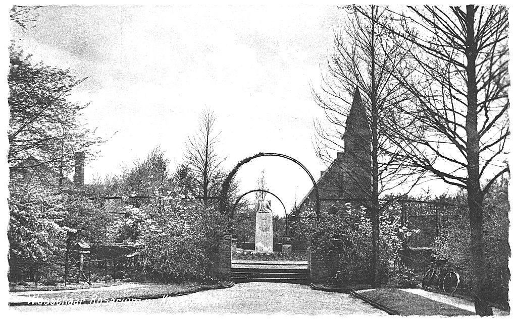 967378 Wassenaar Rosarium Kievietskark 1945 zegel afgeweekt
