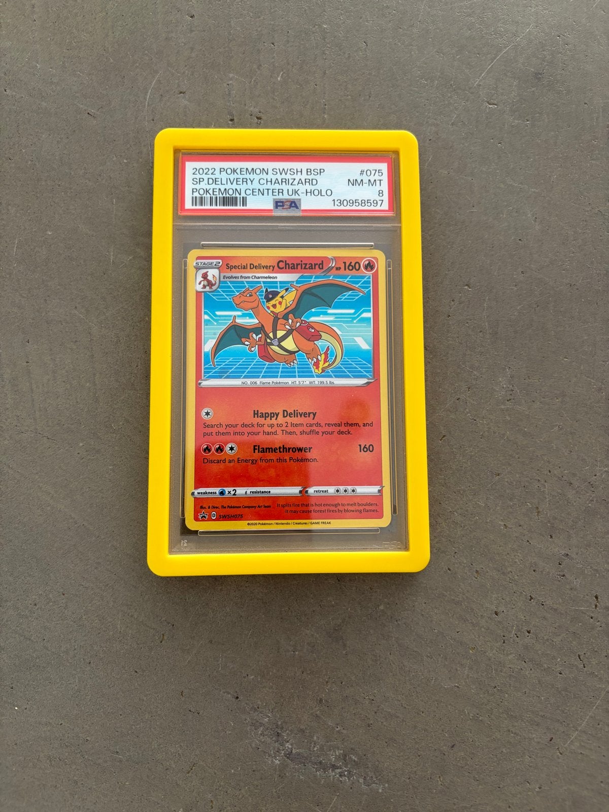 Delivery Charizard PSA 8 - Pokémon Kaart, Hobby en Vrije tijd, Verzamelkaartspellen | Pokémon, Ophalen of Verzenden, Zo goed als nieuw