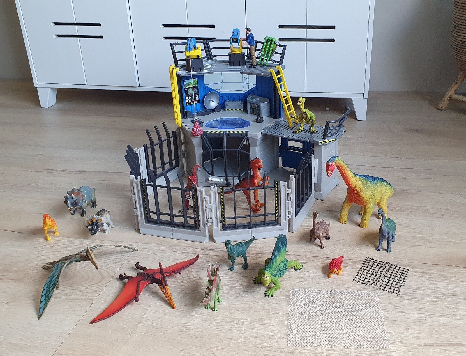 Schleich dino onderzoekscentrum met extra dino's, Ophalen, Gebruikt