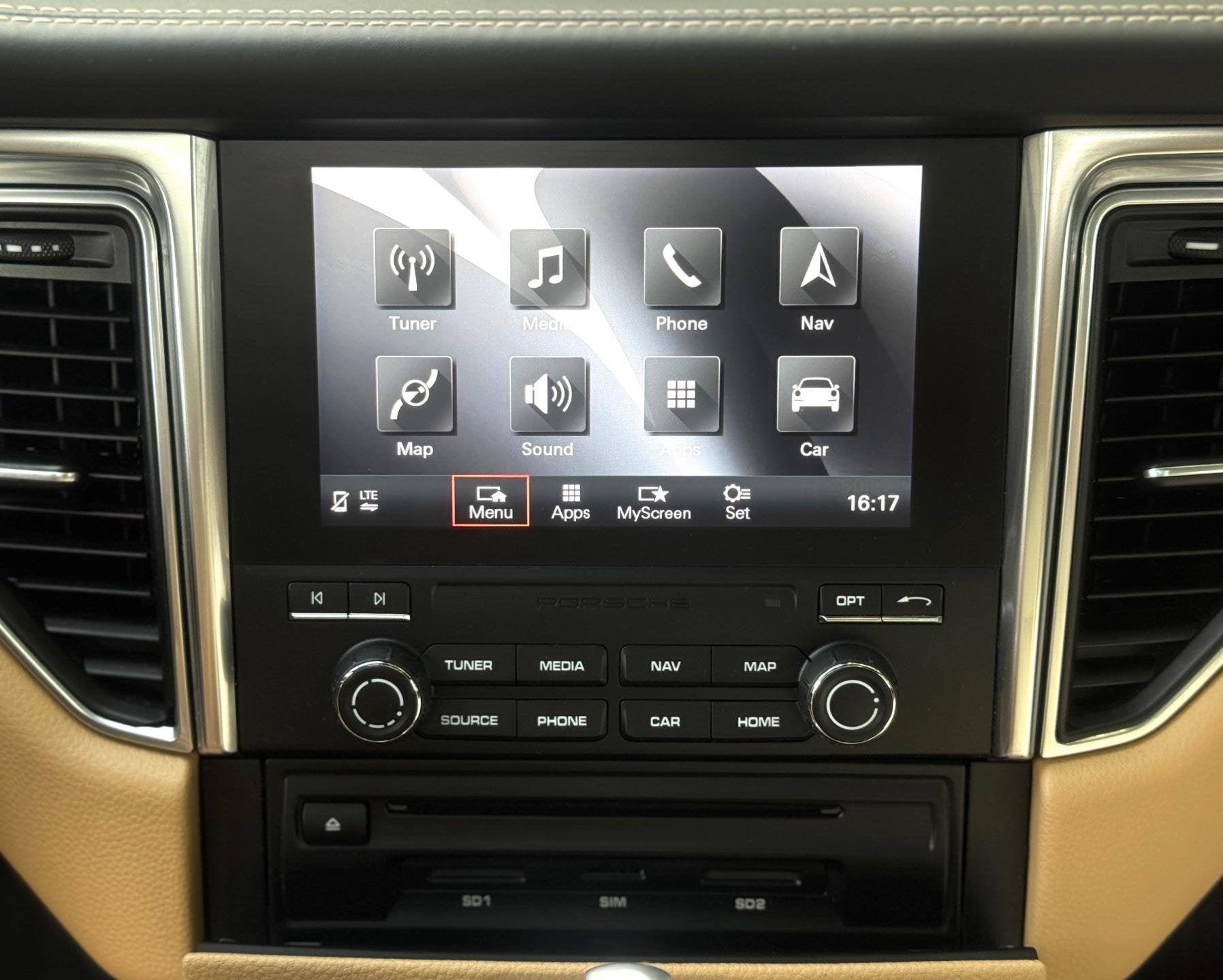 Foto 43 van Porsche Macan 3.0 GTS Burmester ACC Pano Cognac L Chrono Vol