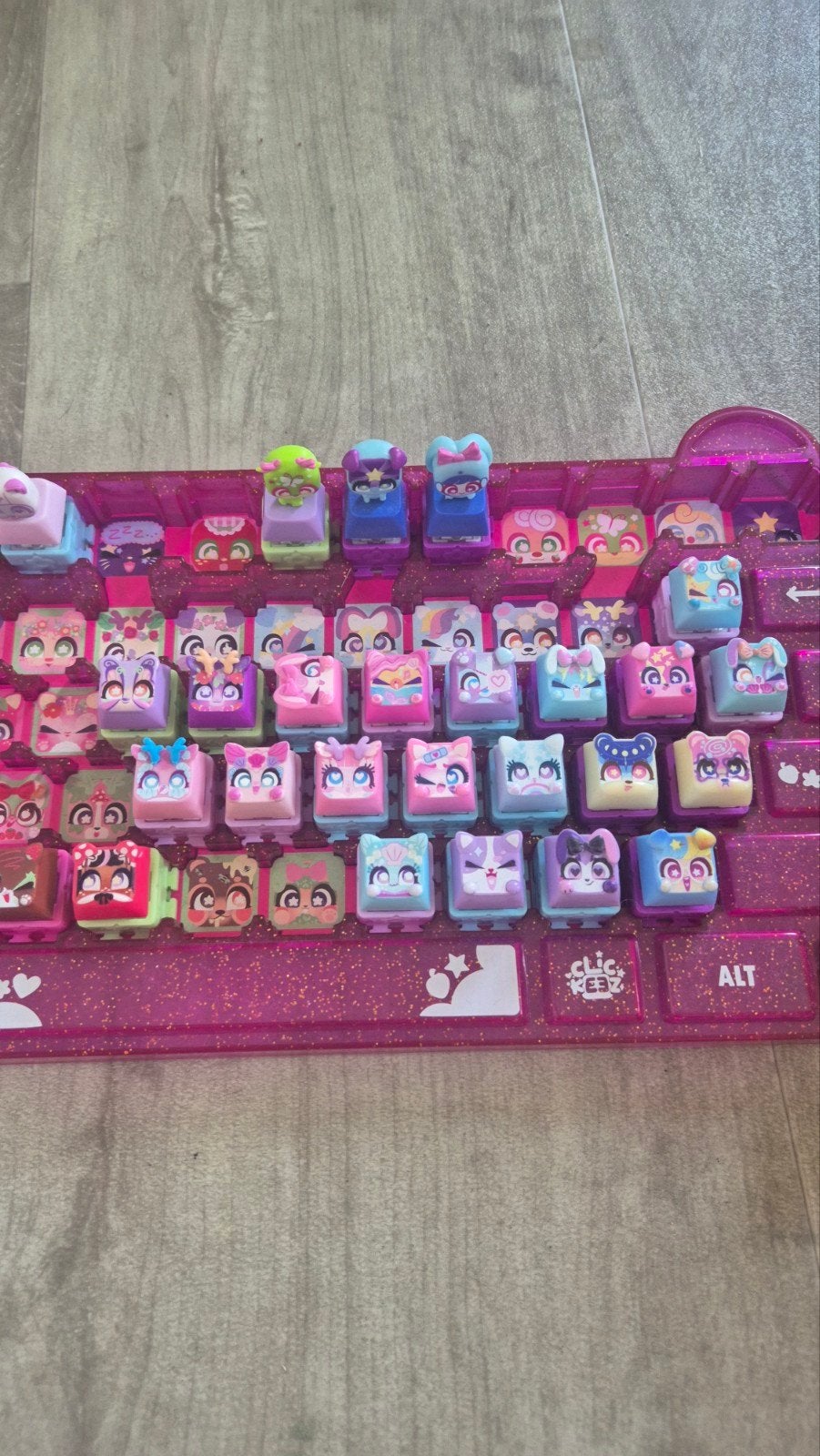 Roze glitter toetsenbord met unieke keycaps, Computers en Software, Toetsenborden, Onbekend, Ophalen of Verzenden, Zo goed als nieuw