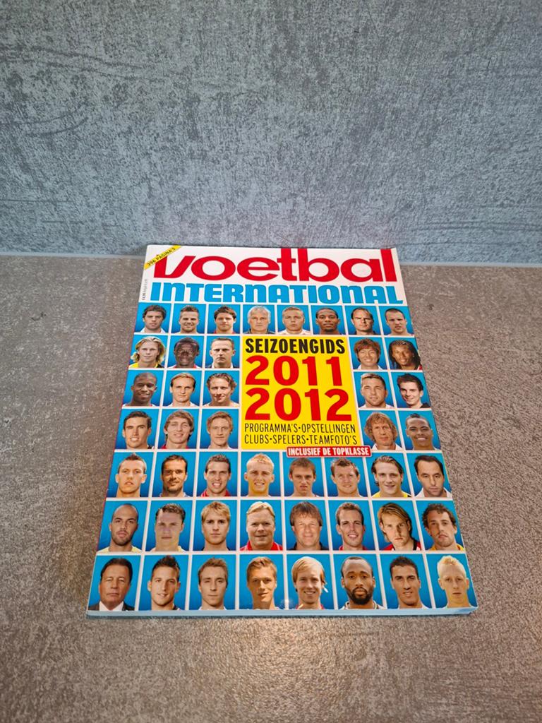 Voetbal International Seizoengids 2011/2012, Ophalen of Verzenden, Zo goed als nieuw, Balsport