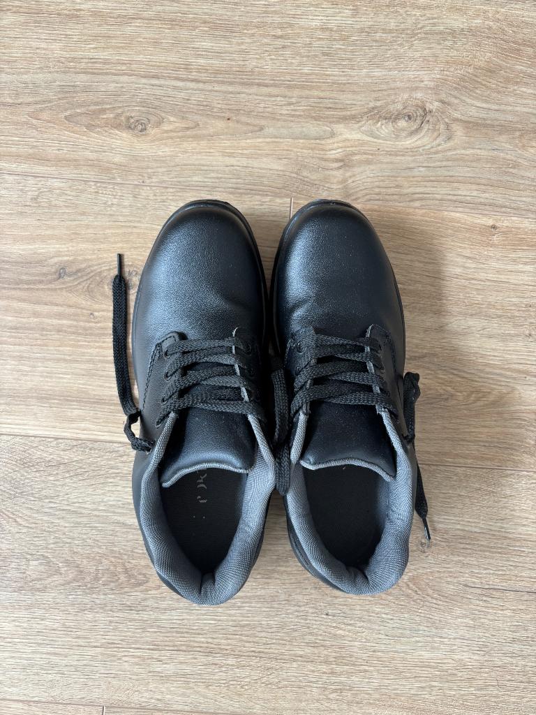 Portwest  Veiligheids schoenen zwart mt 42 zgan, Ophalen, Zo goed als nieuw