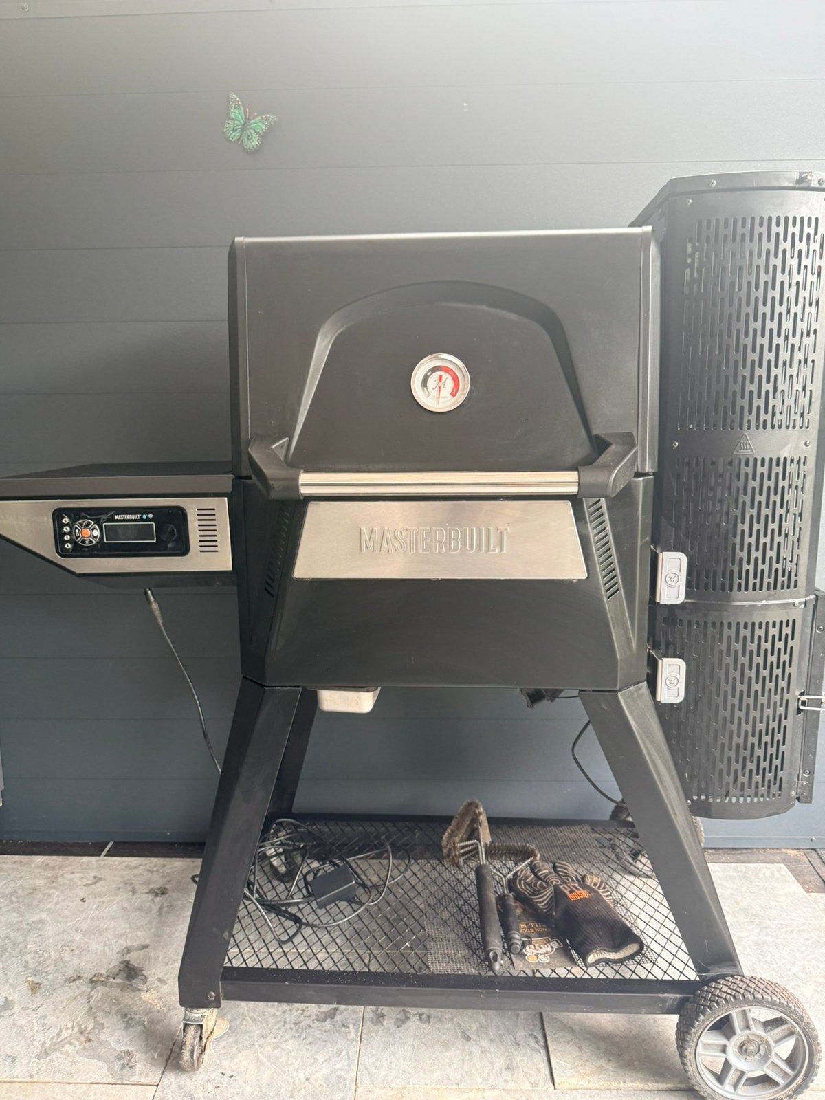 Masterbuilt 560 Charcoal grill & Smoker, Tuin en Terras, Houtskoolbarbecues, Ophalen, Zo goed als nieuw