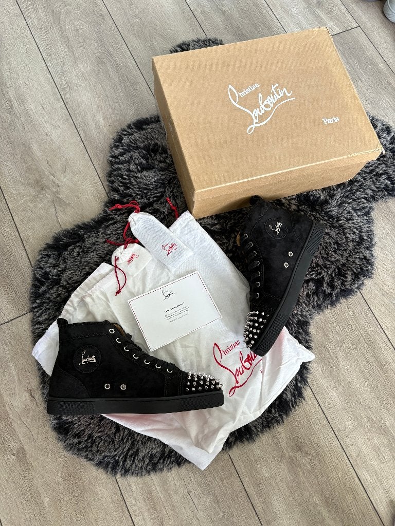 Christian Louboutin Louis Flat Spike Suede Size 42, Kleding | Heren, Schoenen, Christian Louboutin, -, Zwart, -