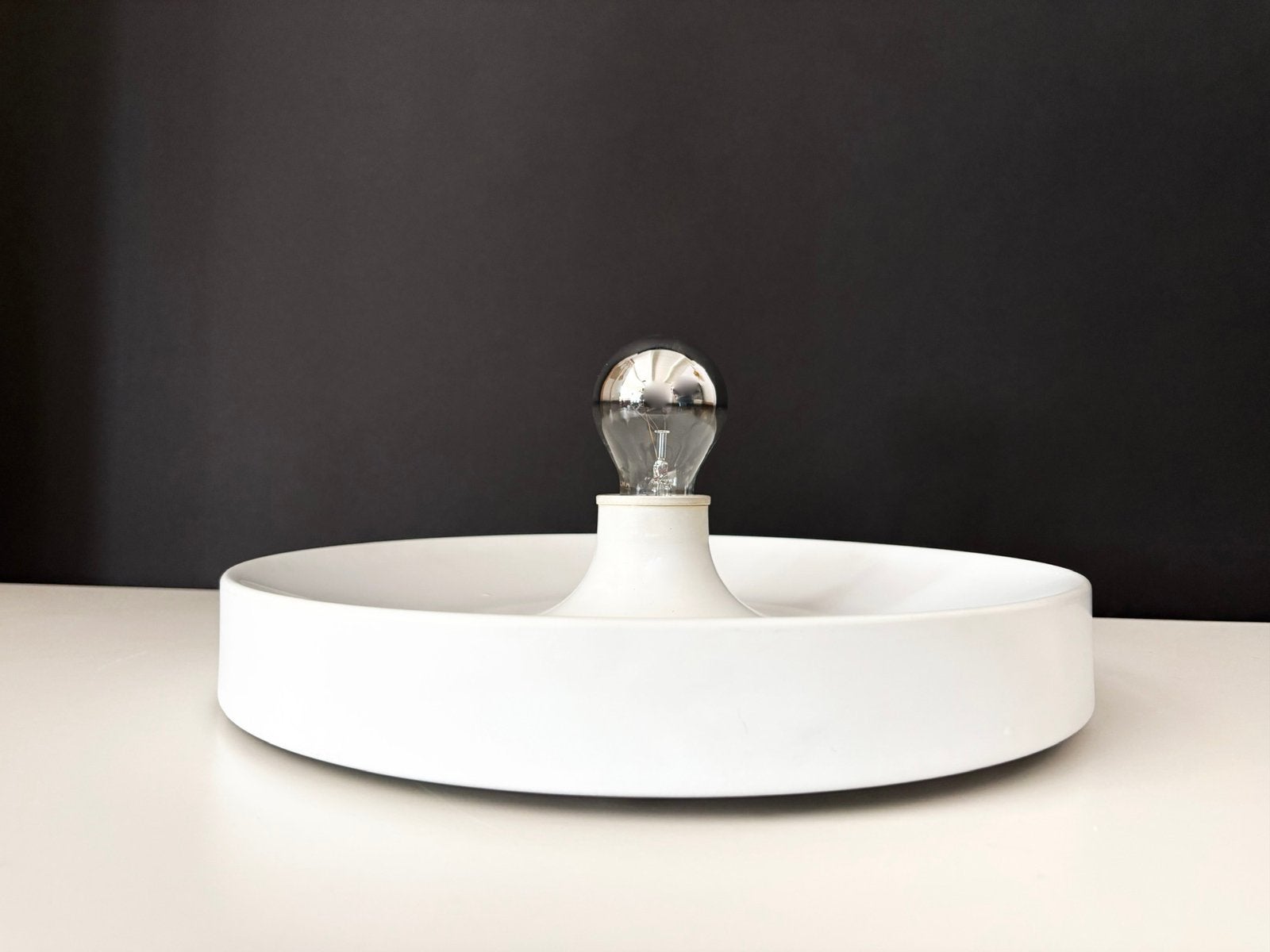 Prachtige wandlamp van Charlotte Perriand voor Les Arcs ‘70s, Metaal, Wit, Gebruikt, -