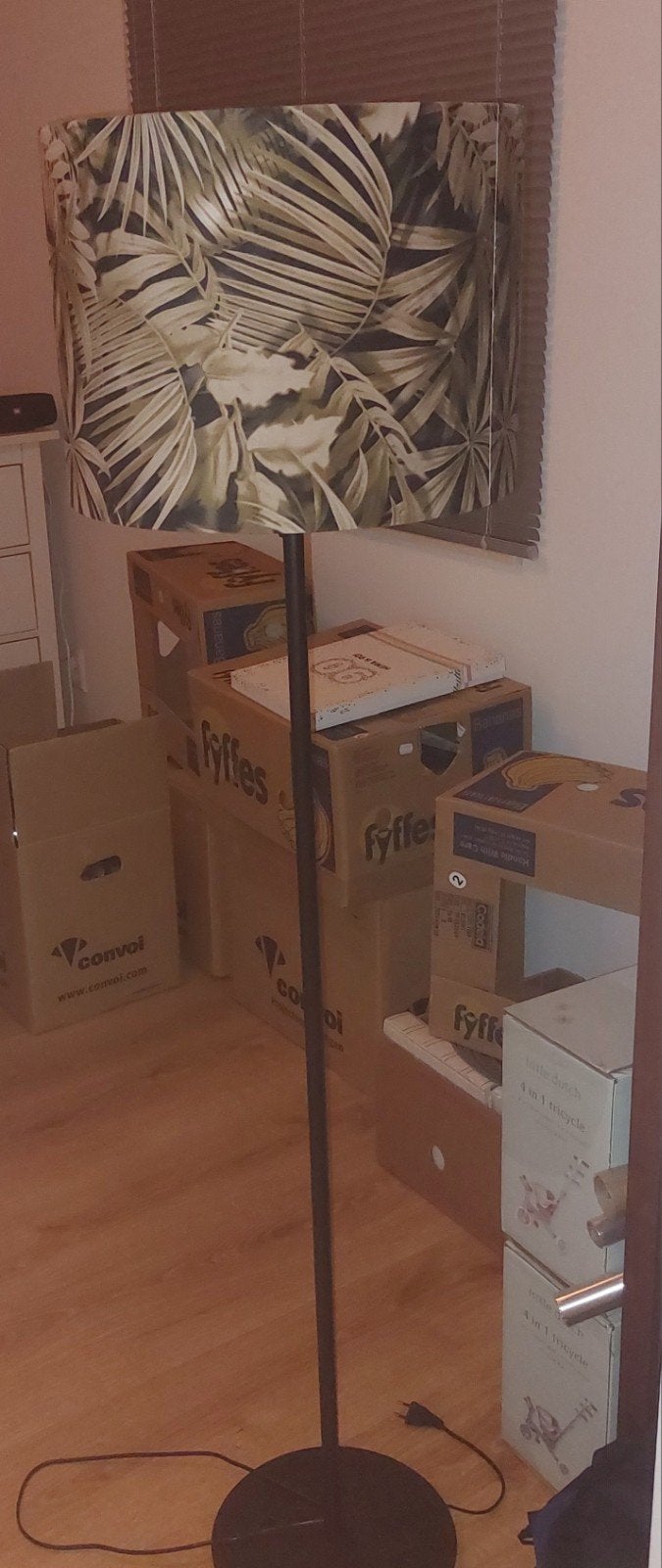 IKEA lampenvoet met Light&Living lampenkap, Ophalen, Gebruikt, 100 tot 150 cm, E27 (groot)