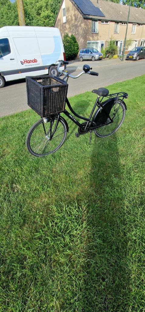 Damesfiets in goede staat OERSTERKE., Fietsen en Brommers, Fietsen | Meisjes, Ophalen, Zo goed als nieuw, 26 inch of meer