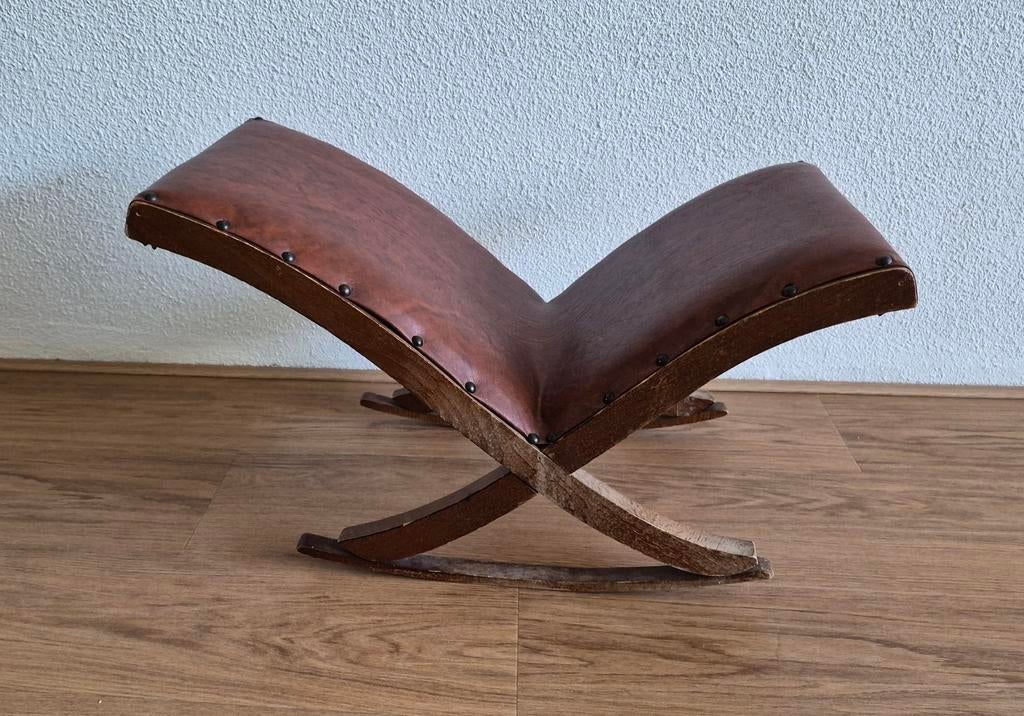 Vintage houten voetenbankje, Ophalen