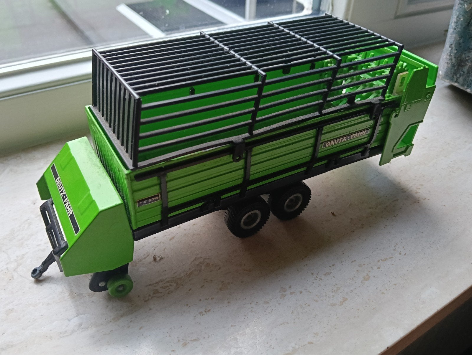 siku 1.32 Deutz Fahr FE 570, Ophalen, Tractor of Landbouw, SIKU