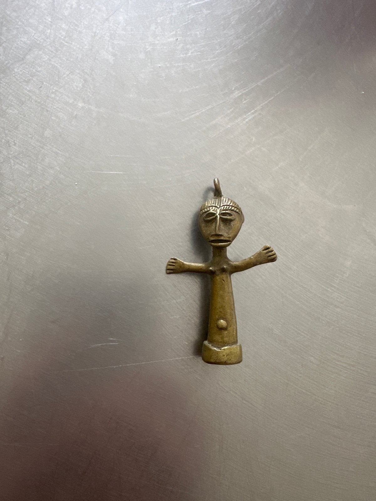 Vintage Afrikaans Bronzen Beeldje - Vrouwenfiguur 7 cm, Bruin, Afrika, Handgemaakt, Ophalen of Verzenden