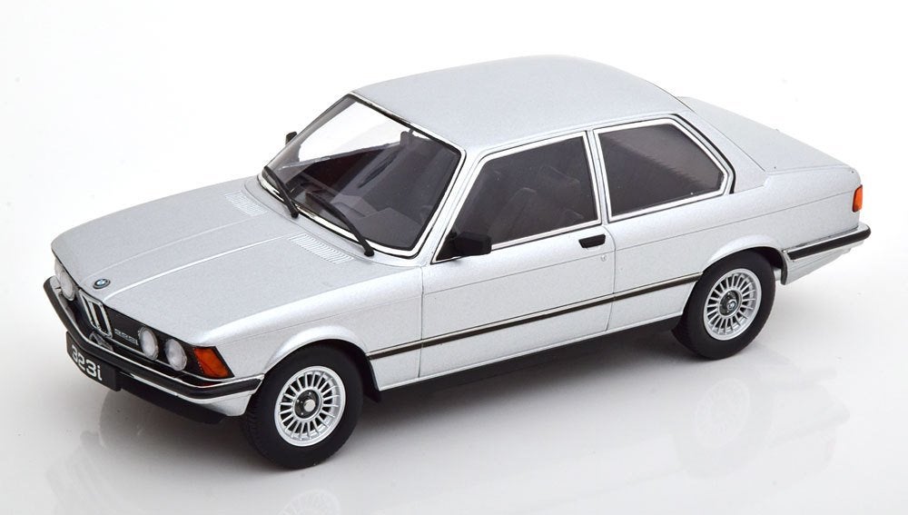 BMW 323i e21 zilver KKDC180653 1:18, Overige merken, Auto, Nieuw, Ophalen of Verzenden