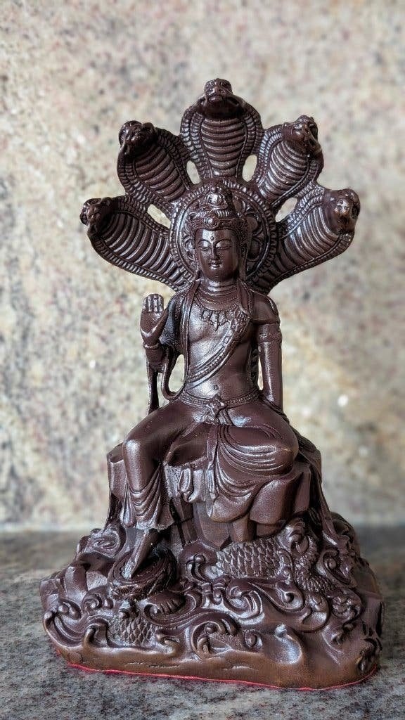 mooi beeld Quan Yin onder bescherming Naga, Antiek en Kunst, Ophalen, Brons