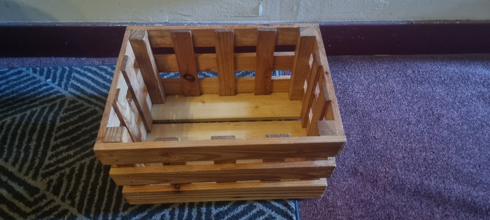 Gelakt houten krat, ongebruikt. 40cm x 30cm x 22cm, Ophalen of Verzenden, Zo goed als nieuw, Fietskrat