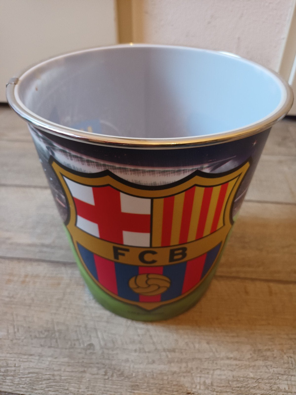 FC Barcelona prullenbak, Camp Nou, Ophalen, Gebruikt