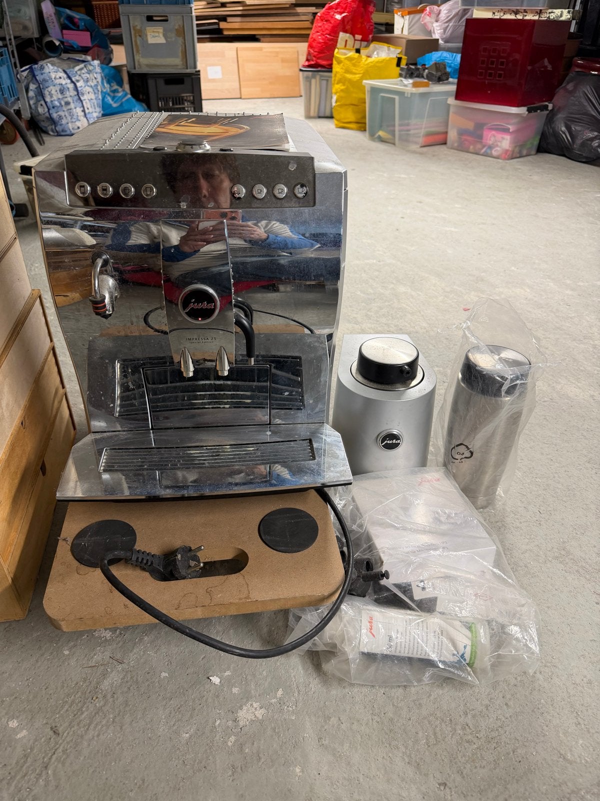 Jura Impressa Z5 Espressomachine met accessoires, Gebruikt, Espresso apparaat, Koffiebonen, 2 tot 4 kopjes