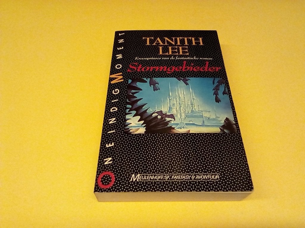 Stormgebieder - Tanith Lee (Oneindig Moment), Boeken, Science fiction, Zo goed als nieuw, Ophalen of Verzenden