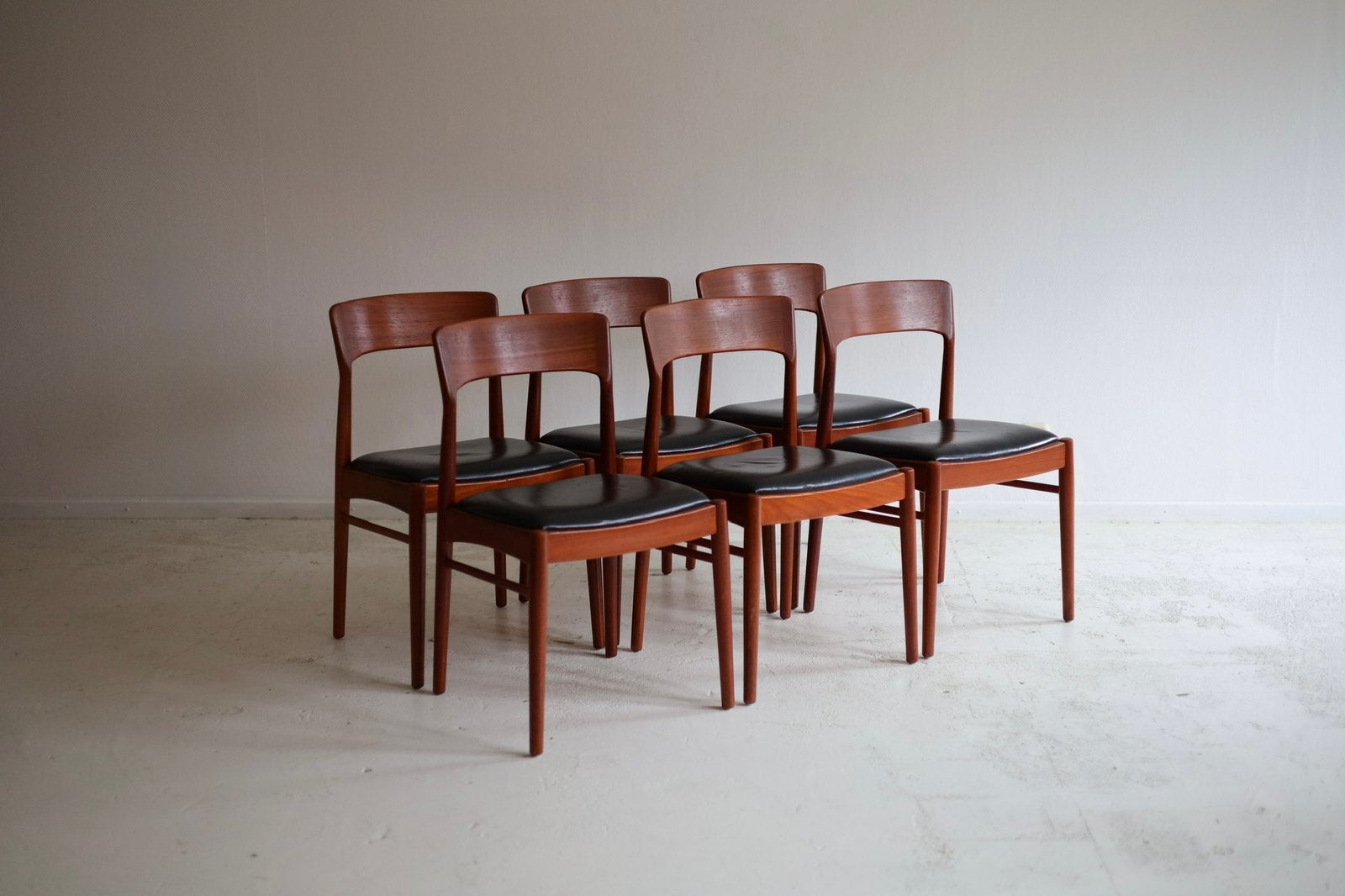 Set van 6 eetkamerstoelen, Henning Kjaernulf Deens design, Huis en Inrichting, Stoelen, Ophalen, Zwart, Design, Tijdperk