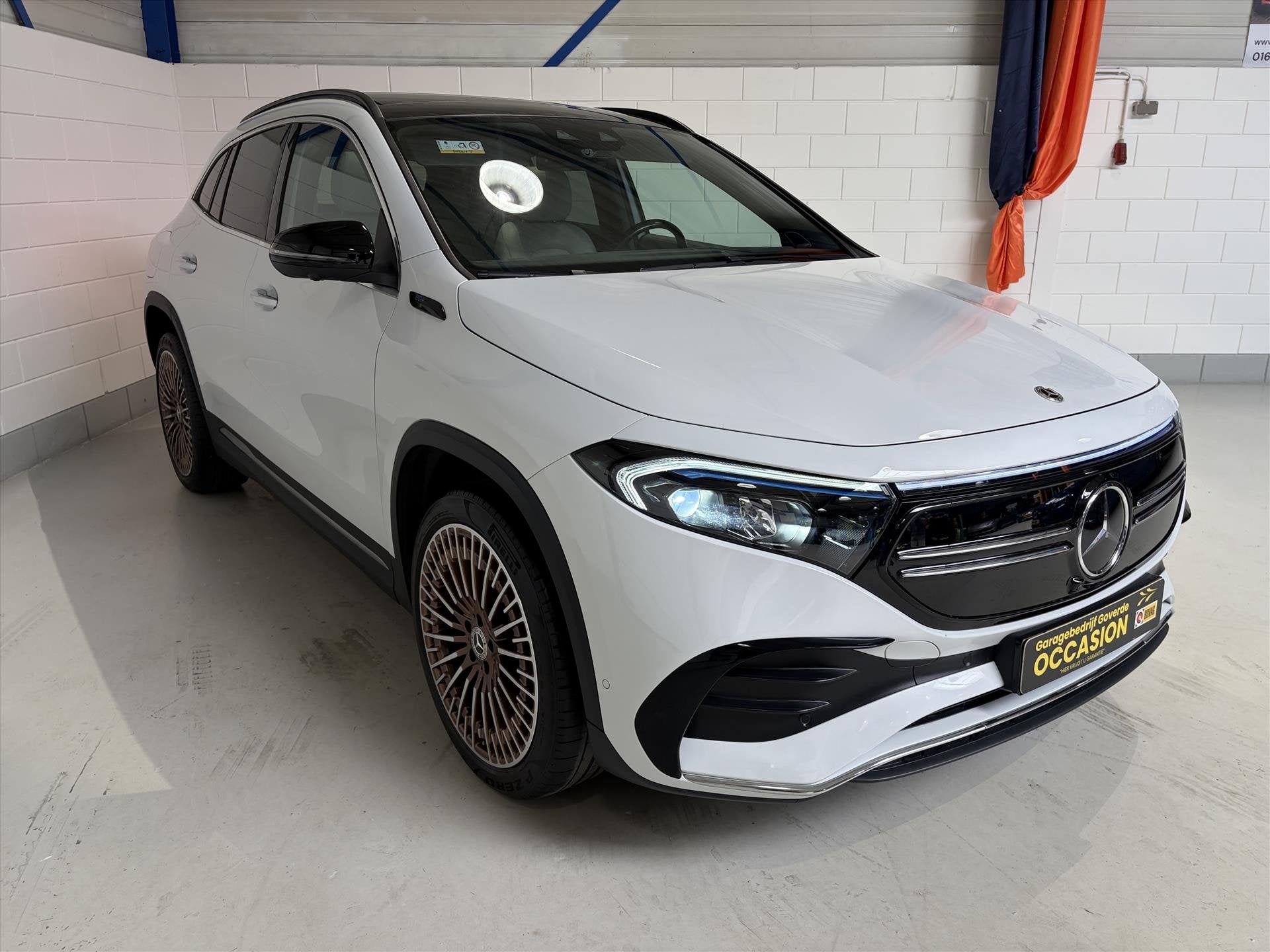 Mercedes EQA 250 190pk Edition 1, AMG Line, Pano, Burmester, 1940 kg, Gebruikt, 435 min, Wit