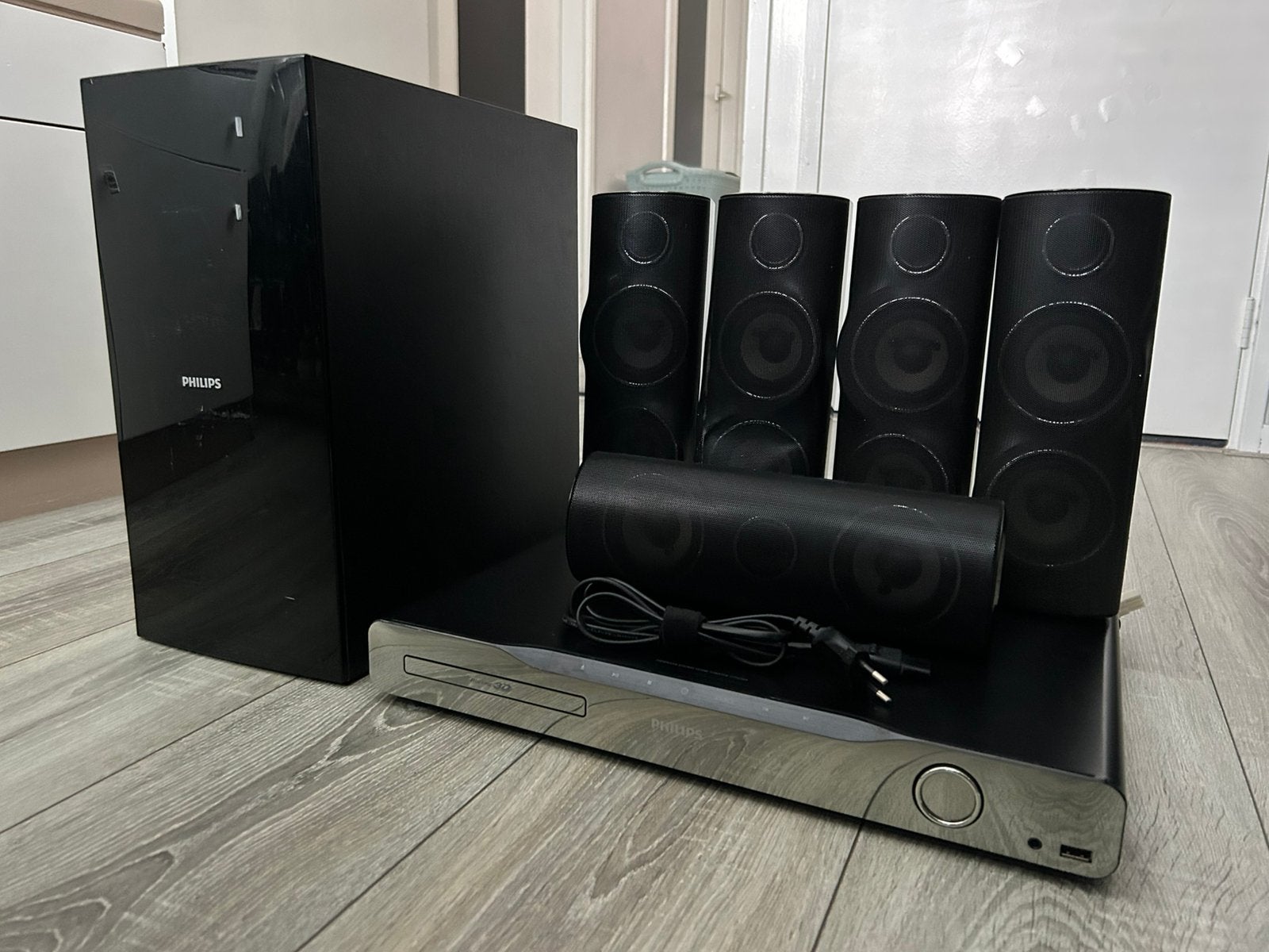 Philips HTS5560/12 5.1 Home Cinema 1000W Blu-ray Surround, Ophalen, Philips, Blu-ray-speler, 70 watt of meer