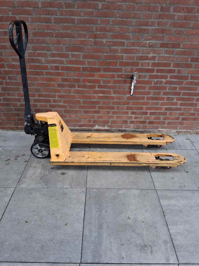 Te koop goede 2500 kilo (pomp palletwagen), Doe-het-zelf en Verbouw, Transportwagens, 100 liter of meer, Ophalen, Transportkar