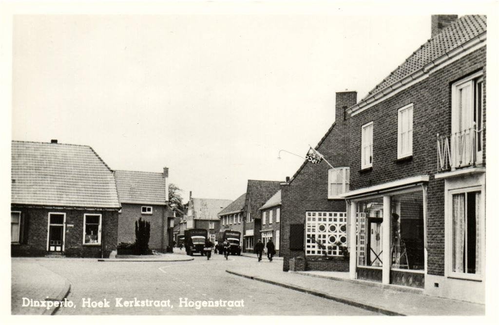 Dinxperlo, Hoek Kerkstraat, Hogenstraat - vrachtwagen - onge, Verzamelen, Ophalen of Verzenden, 1940 tot 1960, Ongelopen, Gelderland