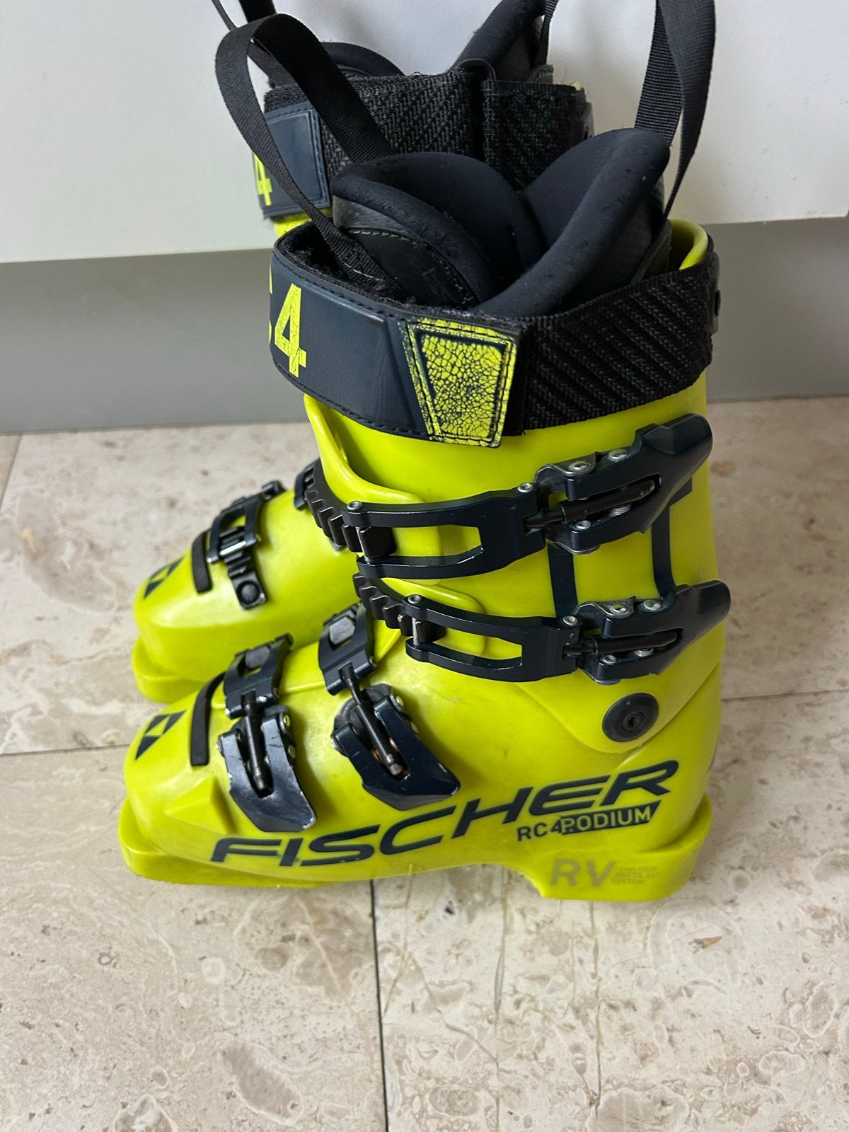 Fischer RC4 Podium LT90 mt22-22,5, kinderskischoen, Fischer, Schoenen, Ophalen of Verzenden, Zo goed als nieuw