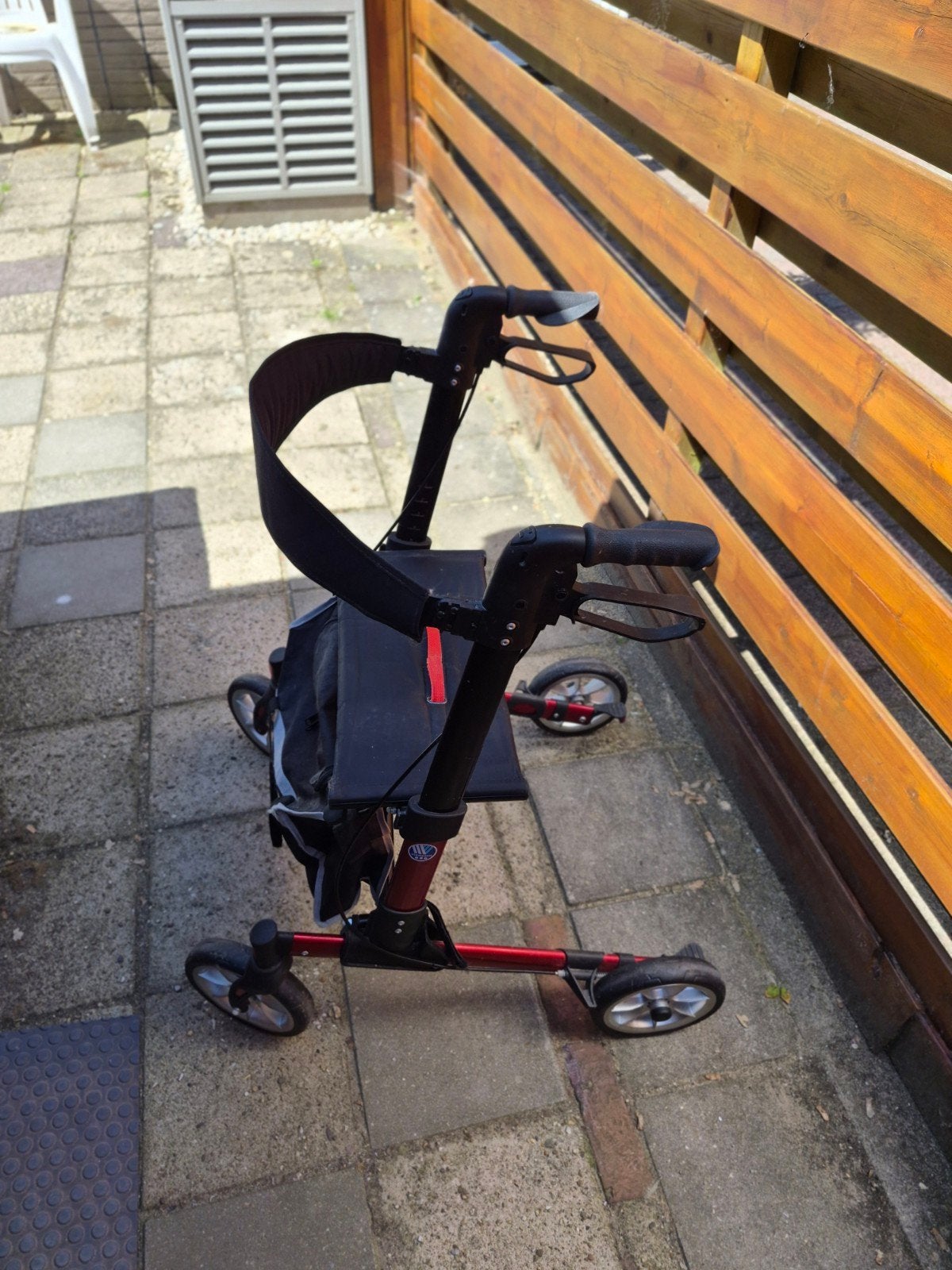 Rollator beschikbaar, Ophalen of Verzenden, Opvouwbaar, Gebruikt