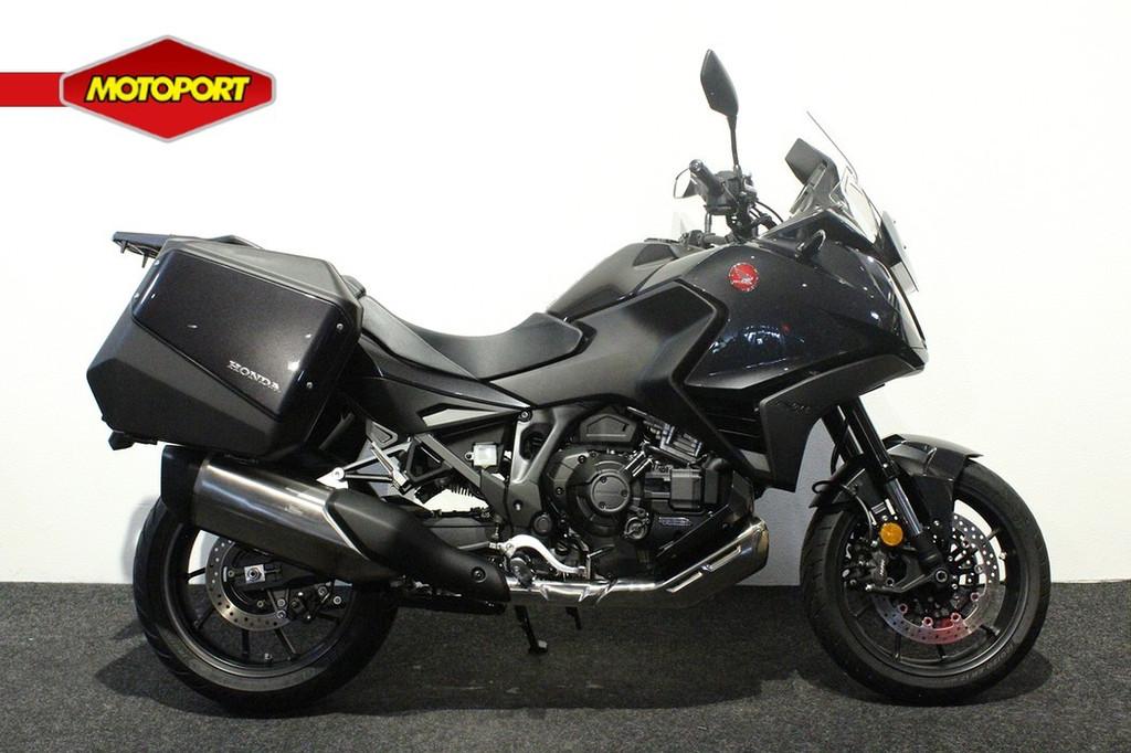Honda NT 1100 DCT (bj 2023), Bedrijf, Sport