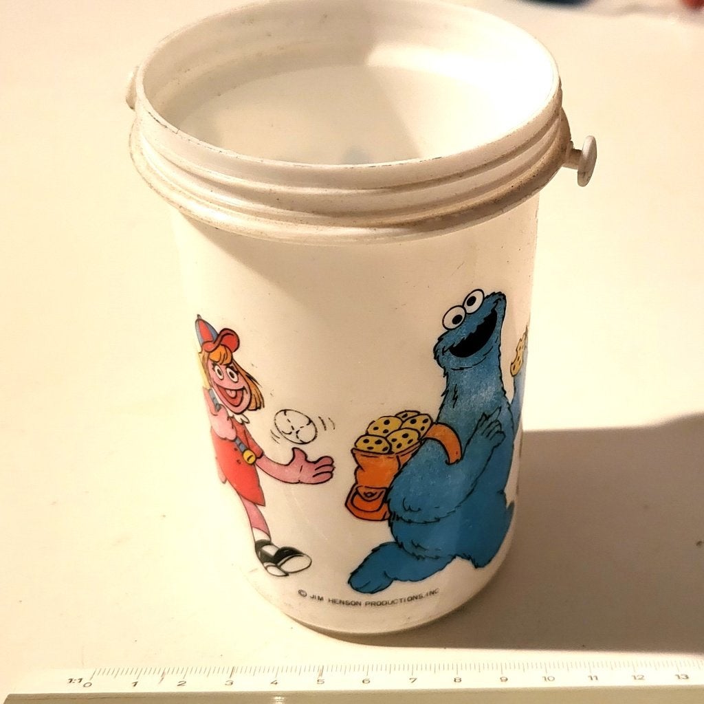 Verzamelen Retro Hard Plastic beker, Sesamstraat. En borden, Ophalen of Verzenden, Overige figuren, Servies