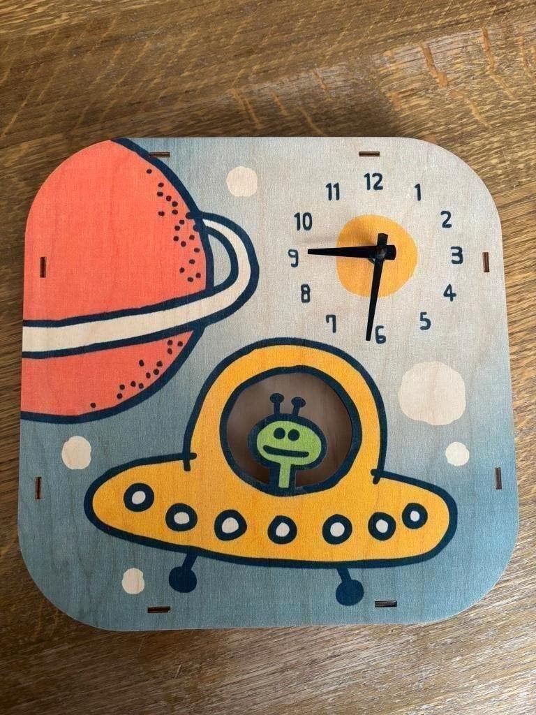 Klok - Kinderkamer - Ruimte / Space - Modern Moose, Ophalen, Zo goed als nieuw, Analoog, Wandklok