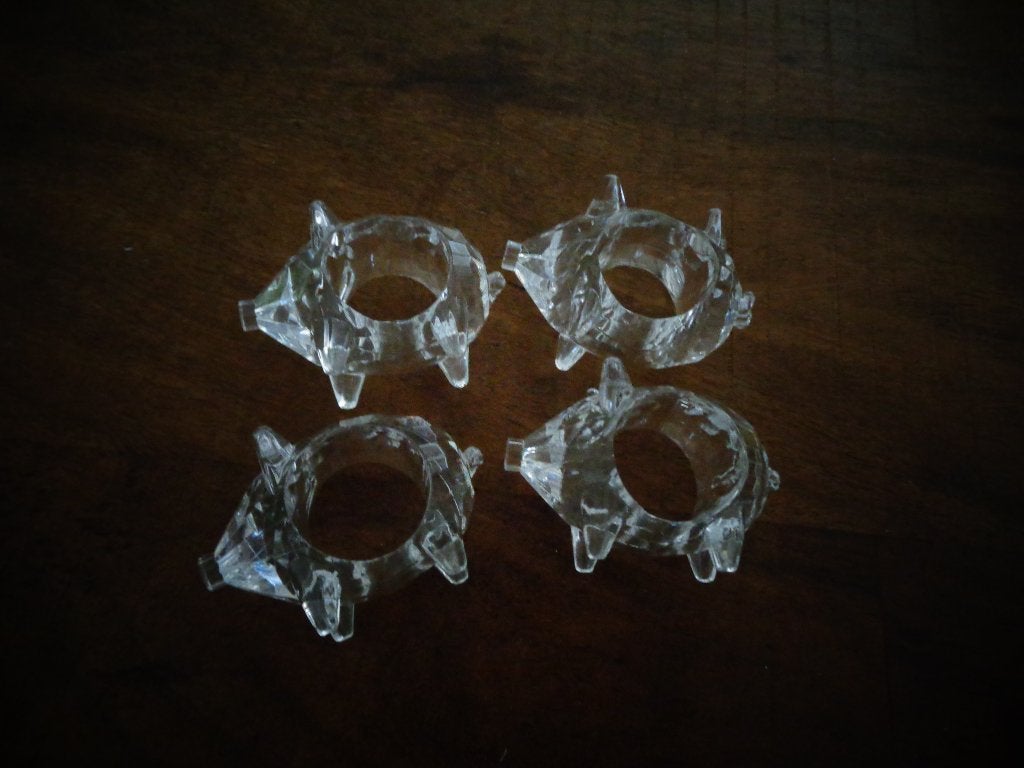 Acryl/plastic servetringen in de vorm van varkentjes, 4, Overige materialen, Overige typen, Ophalen of Verzenden, Zo goed als nieuw