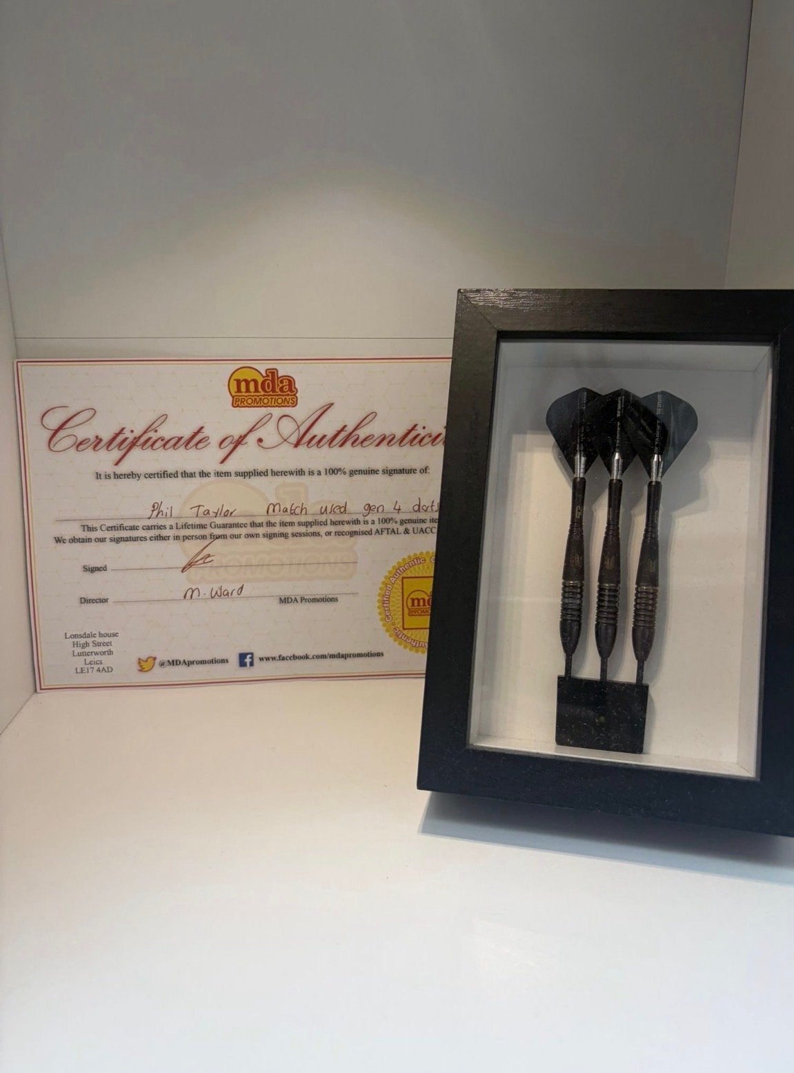 Match gebruikte Phil Taylor Gen 4 darts met certificaat, Ophalen of Verzenden, Gebruikt, Pijlen