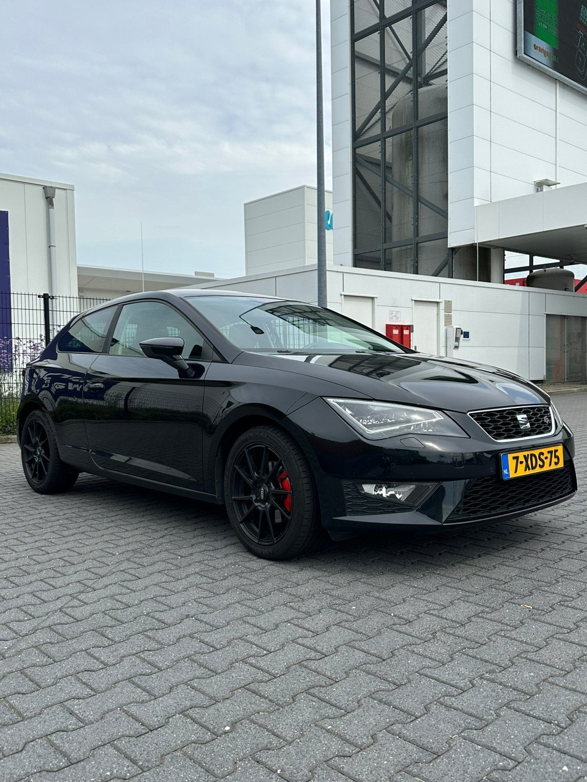 Seat Leon 1.4 TSI 2014 Zwart met Stage 2 en Milltek Uitlaat!, Voorwielaandrijving, 4 cilinders, Leon, Origineel Nederlands