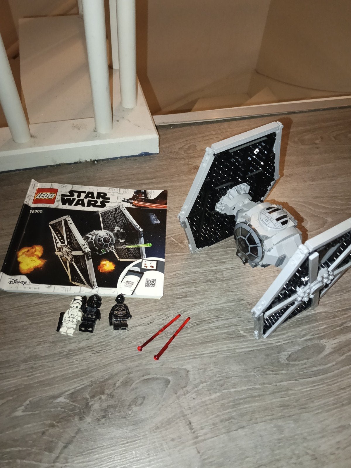 LEGO Star Wars TIE Fighter 75300 met minifiguren