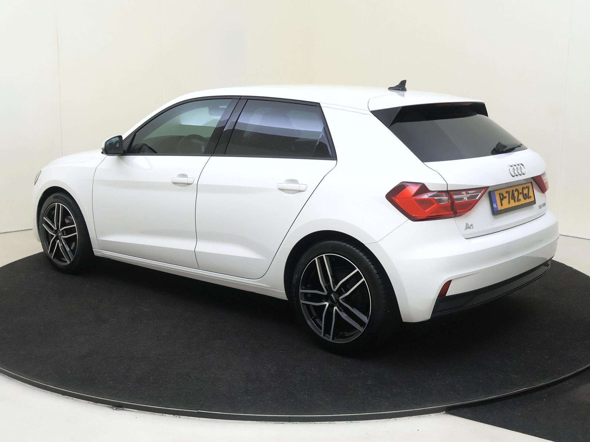 Audi A1 Sportback 25 TFSI Pro Line | Navigatie | Cruise cont, Stof, 95 pk, Start-stop-systeem, Origineel Nederlands