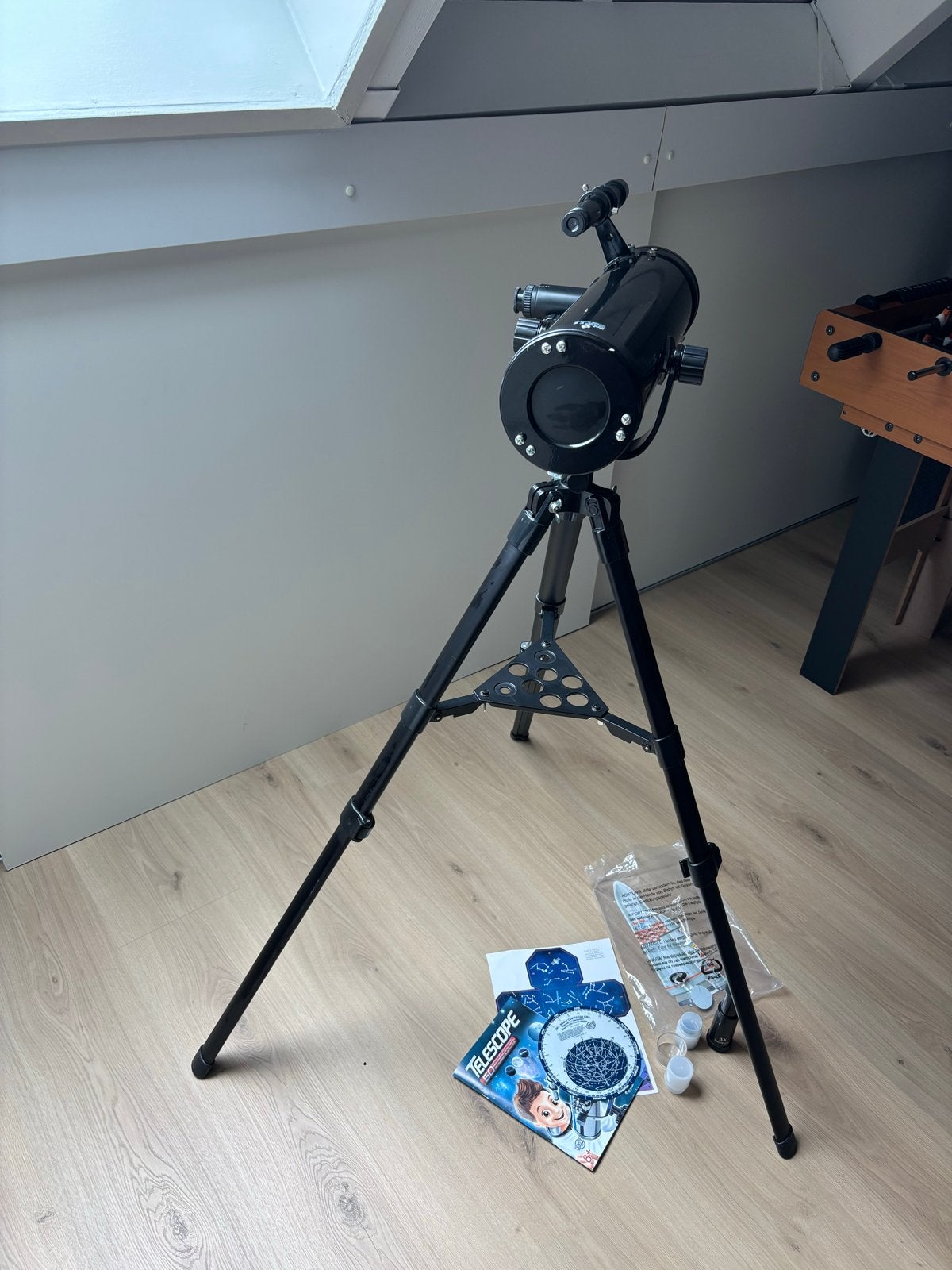 Buki Telescoop voor Kinderen - Zo goed als nieuw, Met statief, Zo goed als nieuw, Minder dan 80 mm, Spiegeltelescoop (reflector)