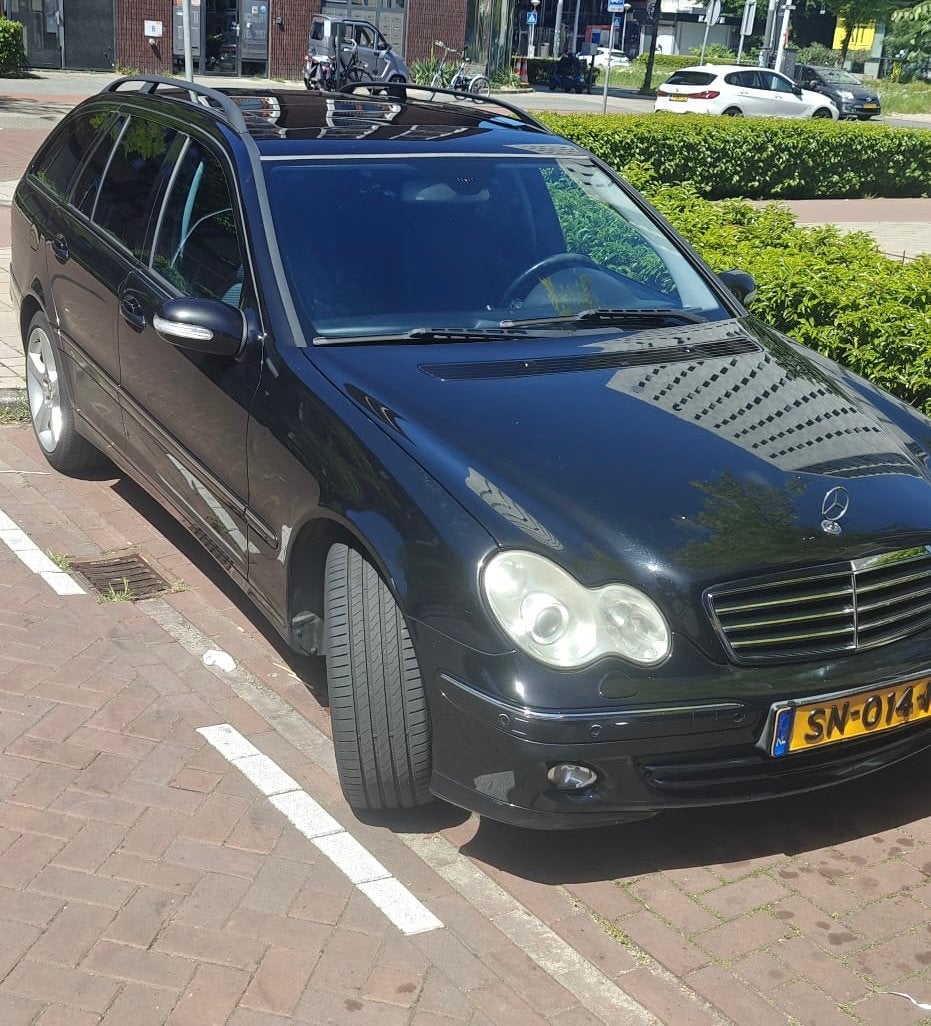 Zwarte Mercedes-Benz C200, Auto's, Zwart, Particulier, Te koop, Benzine